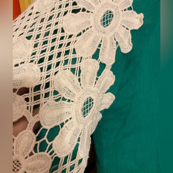Umgee Emerald Green Crochet Lace-Trimmed Dress Size Small - Picture 5 of 8
